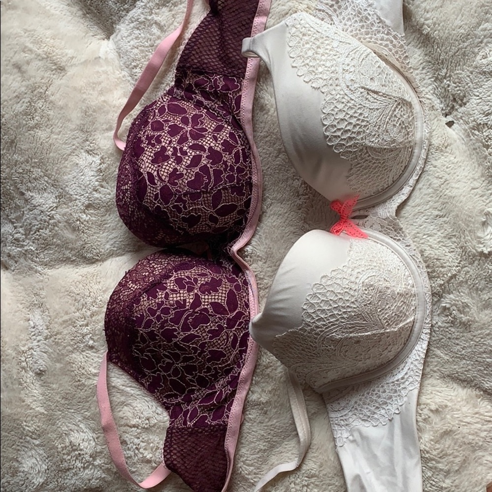 two pack 32 DD victoria secret bras